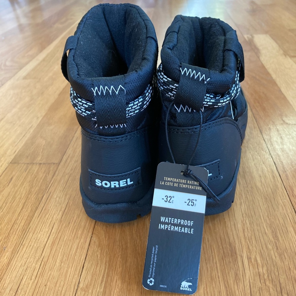 NWT Sorel boots
